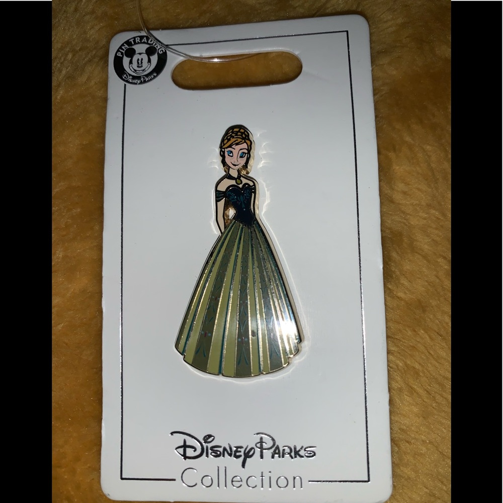 Disney Parks Pin Frozen Anna new